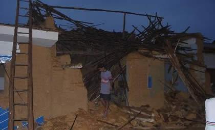 vivienda destruida por el sismo en Lamas
